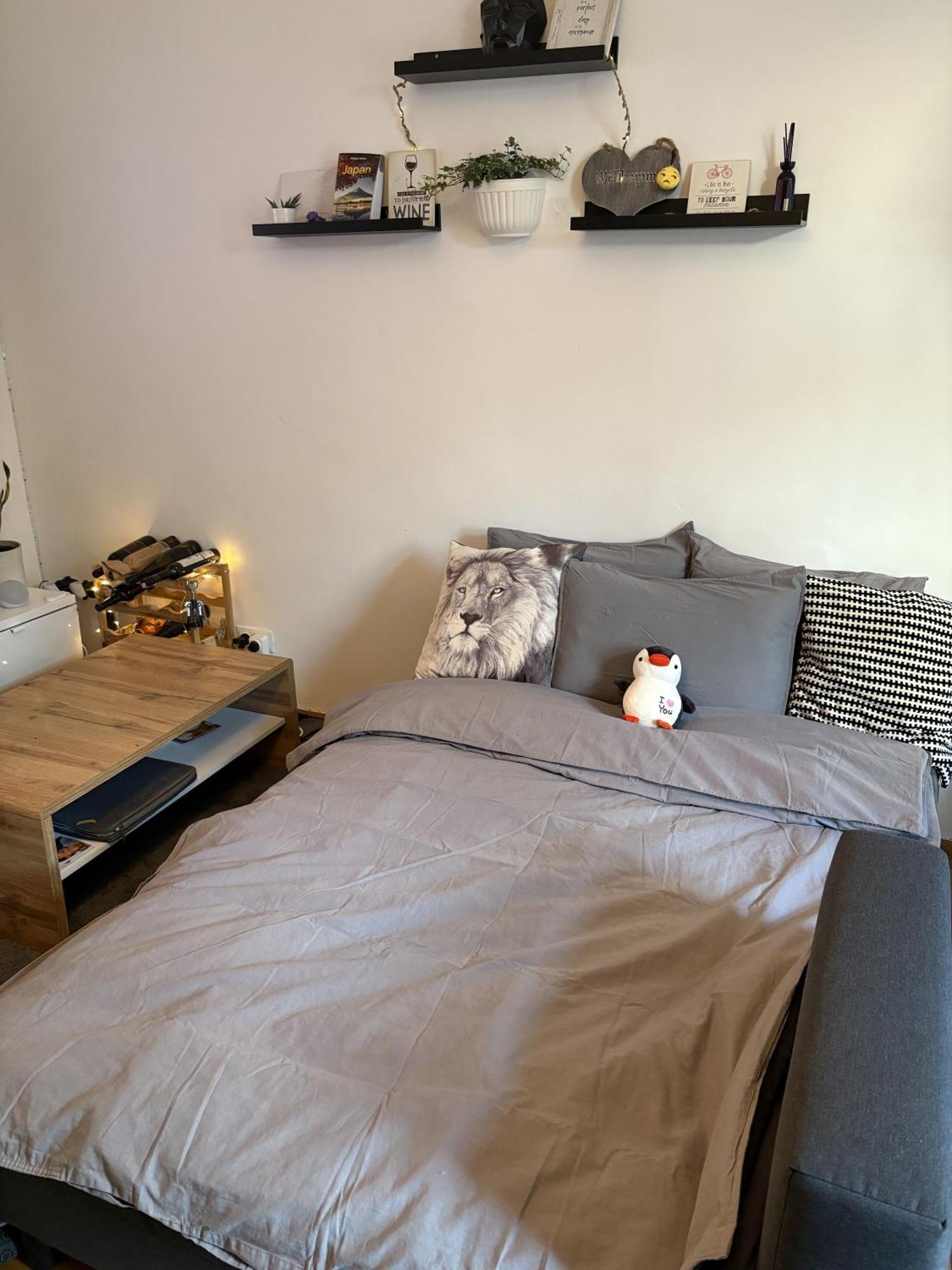Charming & Calm 1-bedroom In Lovely With Garden Apartment *