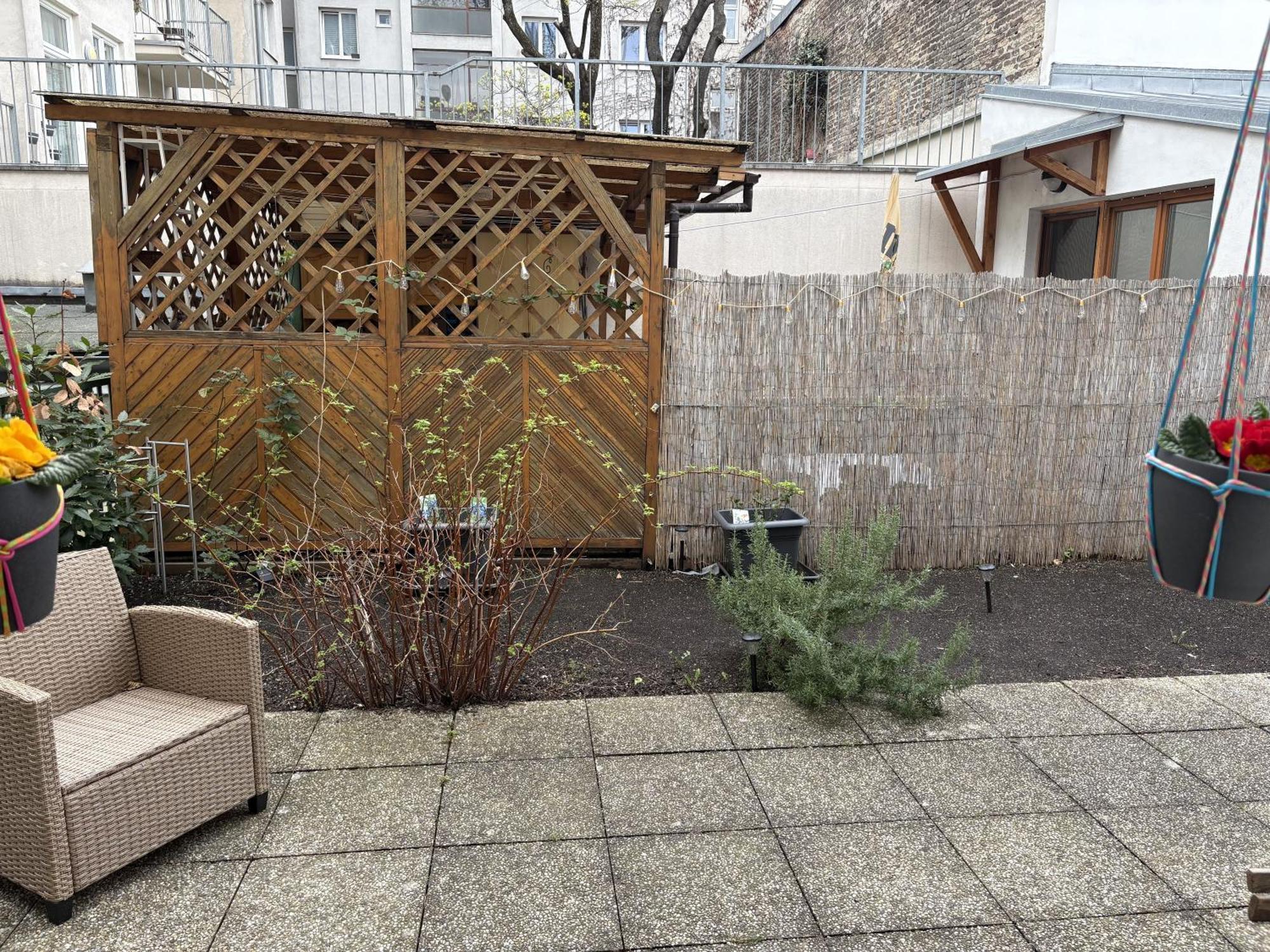 Charming & Calm 1-bedroom In Lovely With Garden